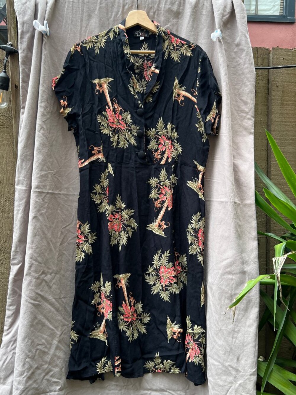 Diva Dolls, Black w/ monkey print retro dress